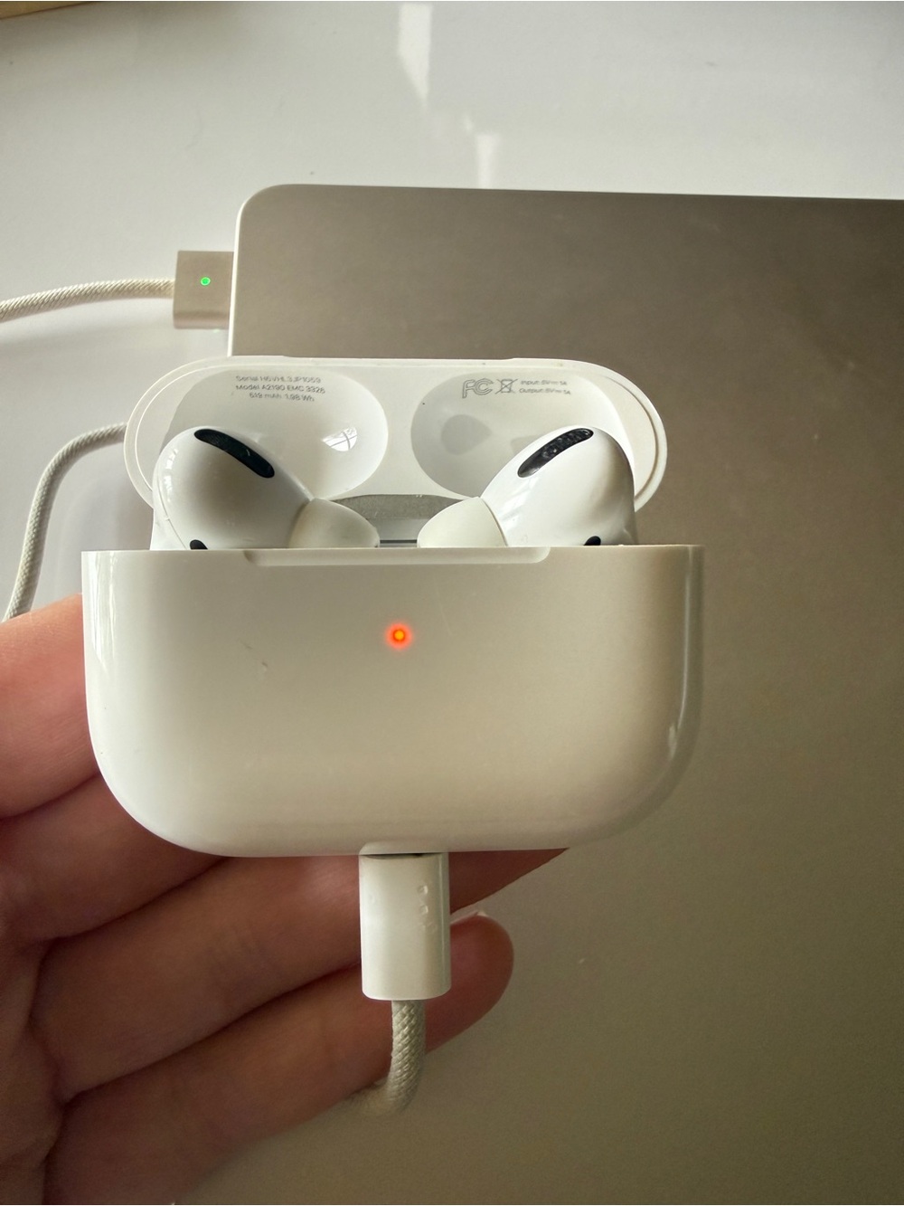 Apple AirPods Pro 1st Gen